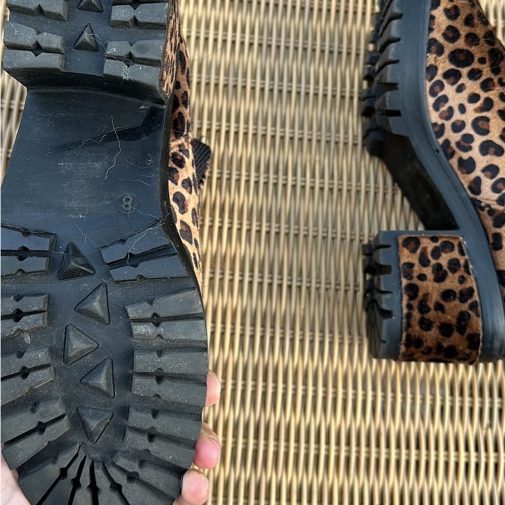 Beautiful leopard print wedge boot - Picture 4 of 5